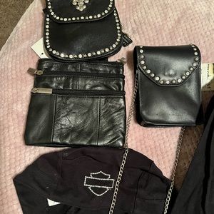 2xHD head-wrap, 4 belt purses HD belt with buckle. 2shirts one free.